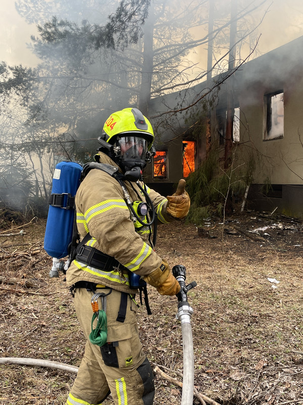 B6563F47-8840-4A49-B875-658DF64B04E0