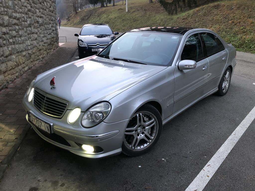 3EDE79A4-F094-4EAF-BAC6-58007F5982BE