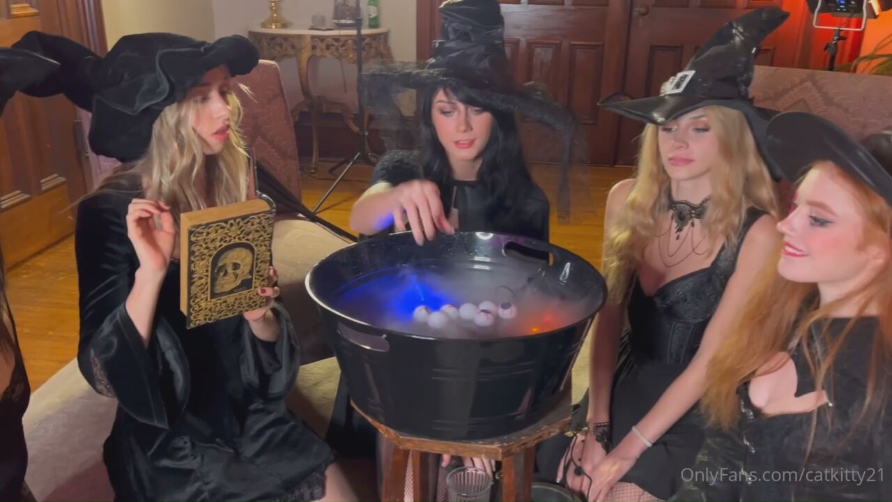 Itsmecat 5 Girl Witch Orgy Video Leaked