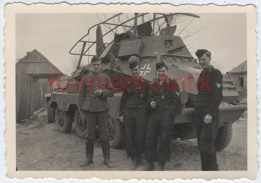 Foto Wehrmacht Panzer Spähwagen 261 262 8 Rad Funker Russland 19