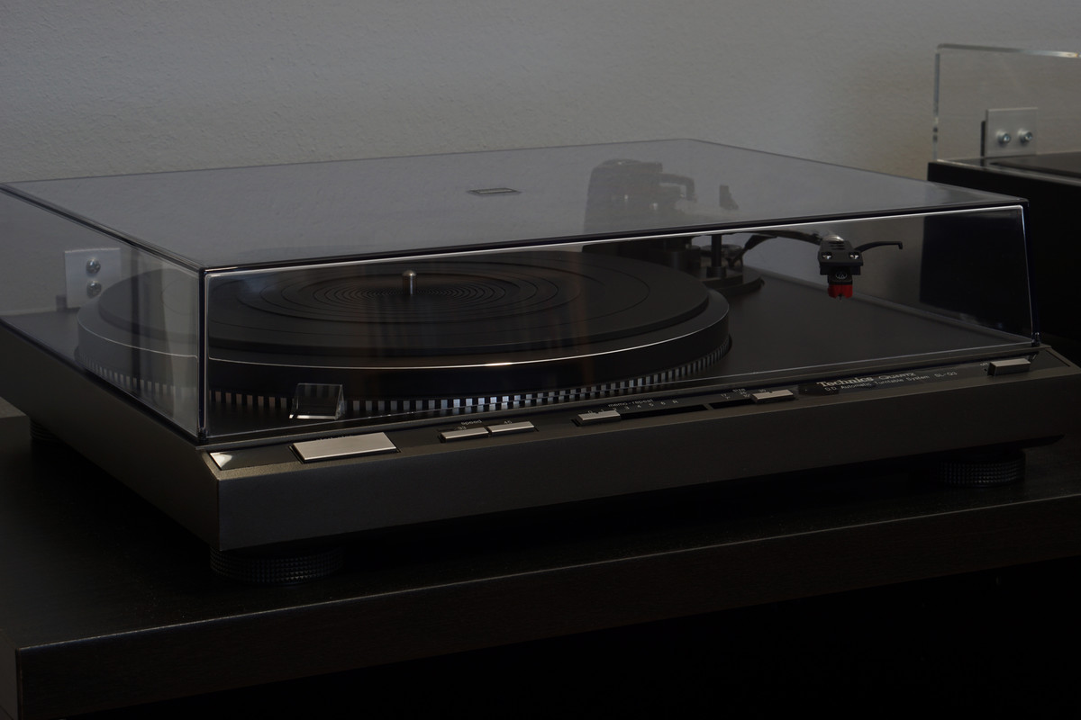 [Bild: Technics-SL-Q3-1.jpg]