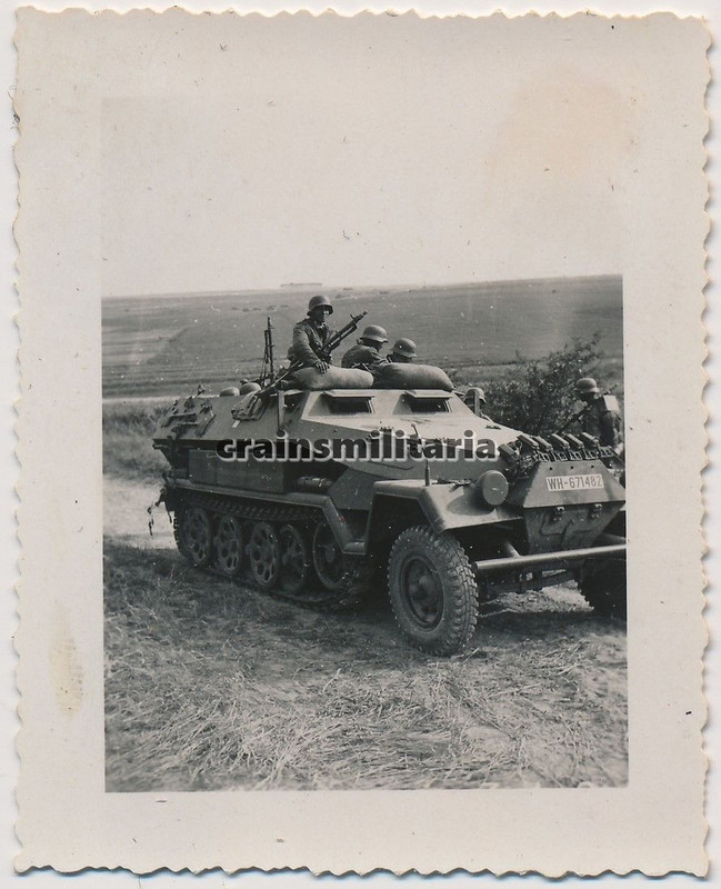 Orig. Foto Vormarsch SdKfz 251 Panzerspähwagen a