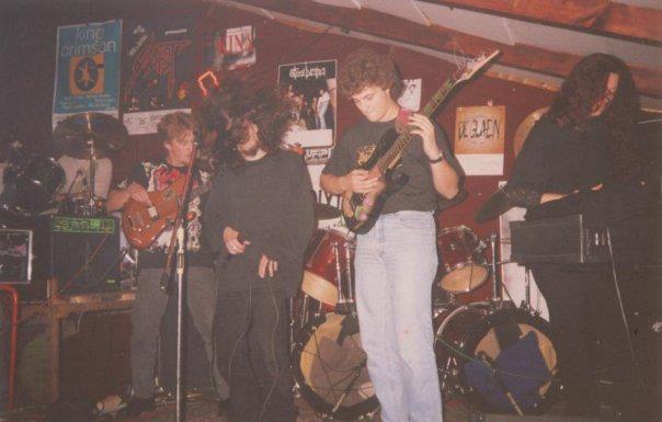 https://i.postimg.cc/VLWjjG66/Will-o-Wisp-Band-photo-1995.jpg