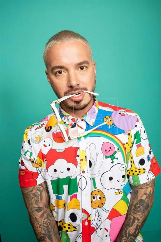 Niño conmueve a J Balvin por no poder comprar sus tenis originales