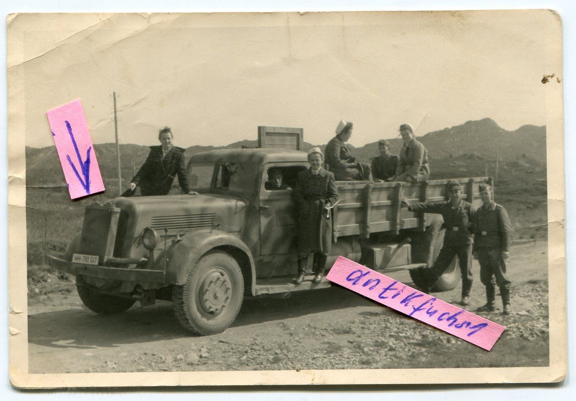 Deut.Militär-LKW mit Zusatz-Kühler und Tarnanstr