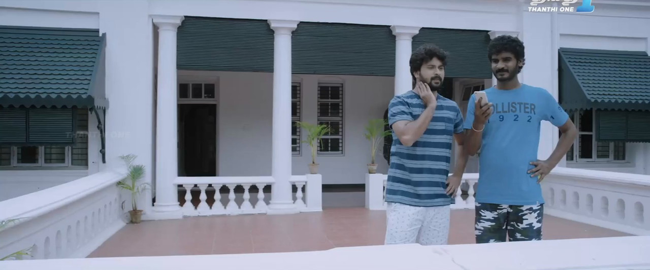 Bill Gates 2020 WebRip [Tamil] 480p, 720p Screenshot