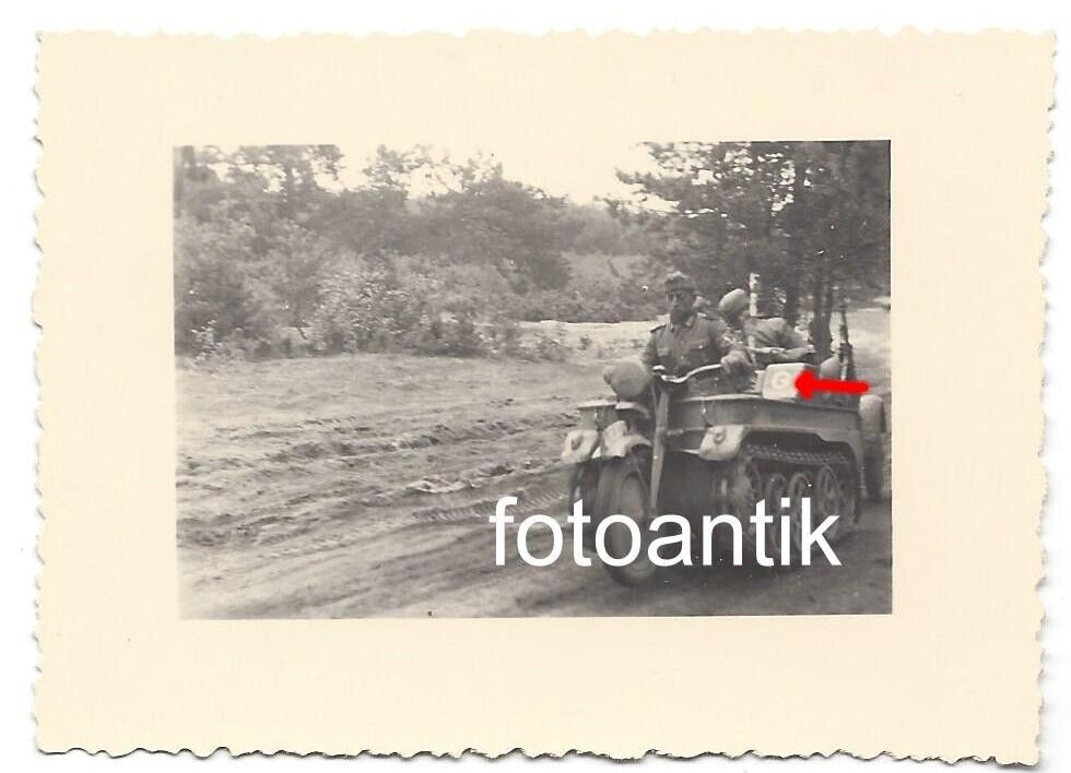 Foto 2WK Ostfront  NSU - Kettenkrad mit seltener Kennung  Einsatz  Soldaten (2)