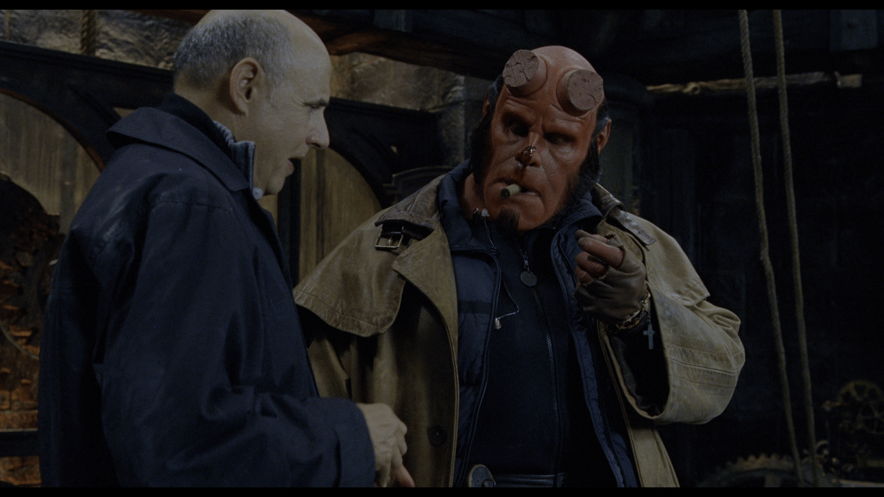 Hellboy.2004.2160p.UHD.BDRemux.TrueHD.Atmos.HDR.DoVi.Hybrid.P8.by.DVT.mkv_20220607_180027.167