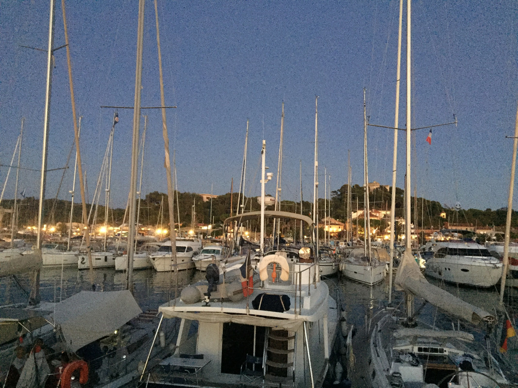 B20312A2-169E-4C30-8526-58F3A80771E2