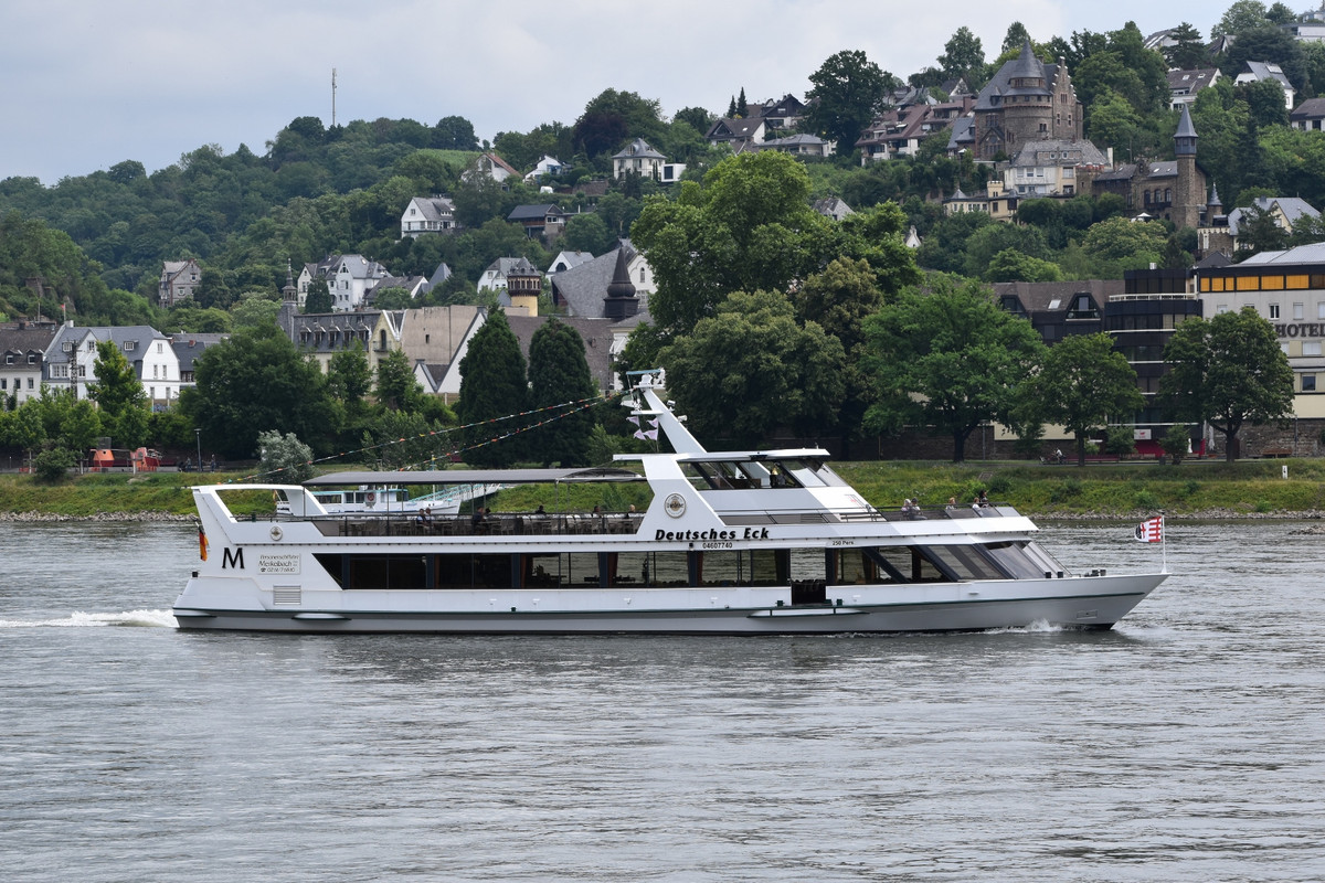 2022.06.27b1 Schiff Deut. Eck (1940x1293)