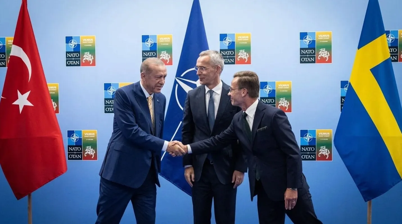 Turquía vota a favor de la entrada de Suecia a la OTAN tras largas negociaciones