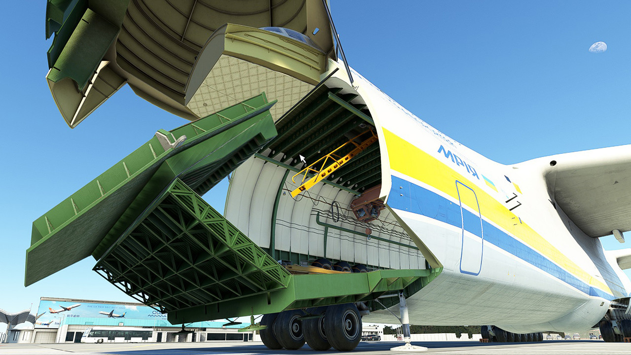 AN-225-at-Odesa-airport-UKOO-6.jpg
