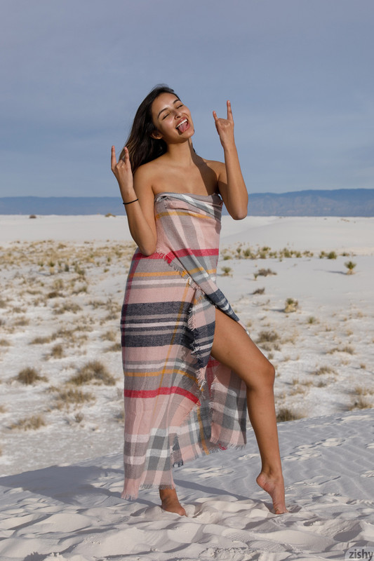 full_025_1152411530316778