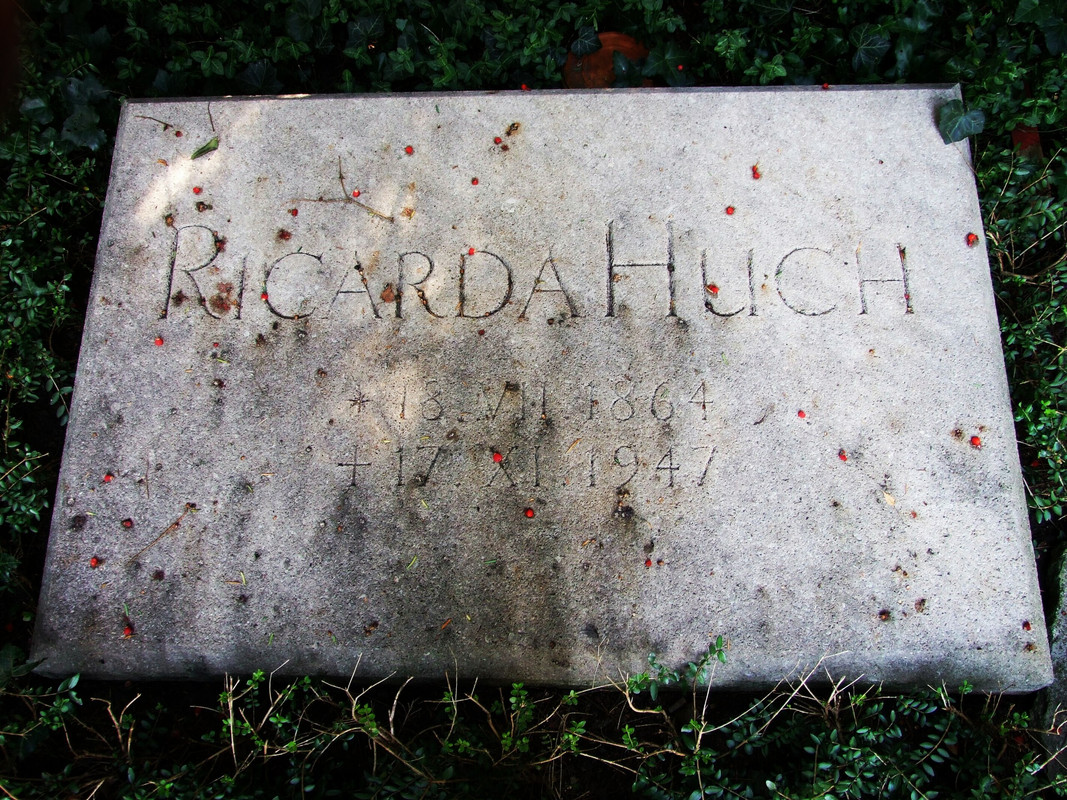 Hauptfriedhof-ffm-ricarda-huch-005