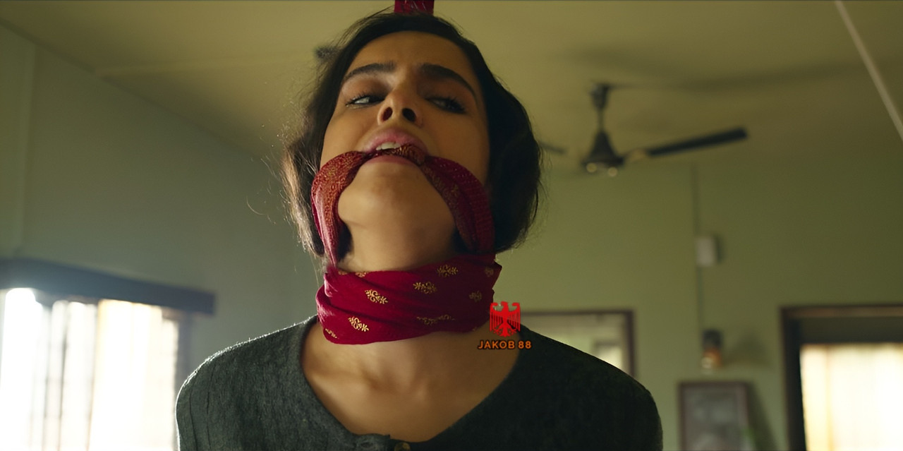 Sanya Malhotra 5 - Love Hostel 2022