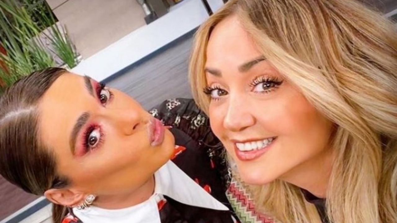 Galilea Montijo y Andrea Legarreta presumen cuerpazos en último programa del 2021