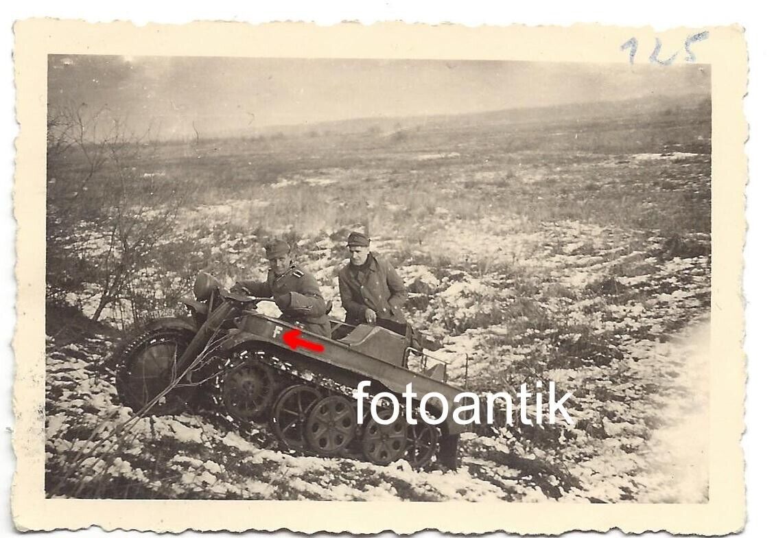 Foto 2WK Ostfront  NSU - Kettenkrad mit seltener Kennung  Einsatz  Soldaten (1)