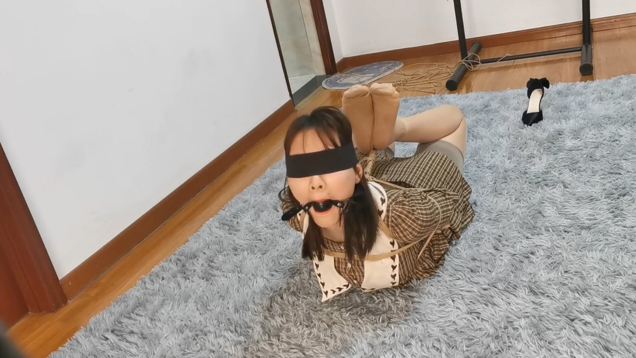 奥特曼 强绑诗诗.mp4_20220228_185206.463