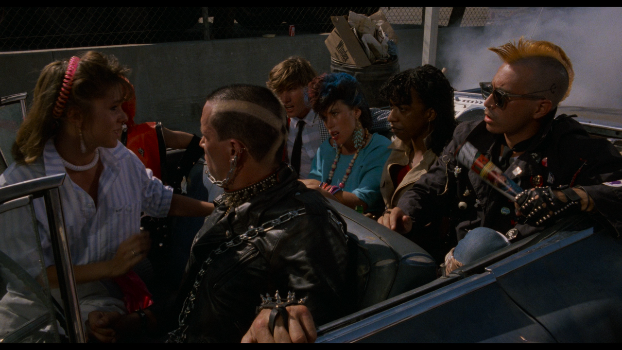 The.Return.of.the.Living.Dead.1985.UHD.2160p.HDR.DoVi.BDREMUX.-.Нечипорук.mkv_snapshot_00.13.32.438