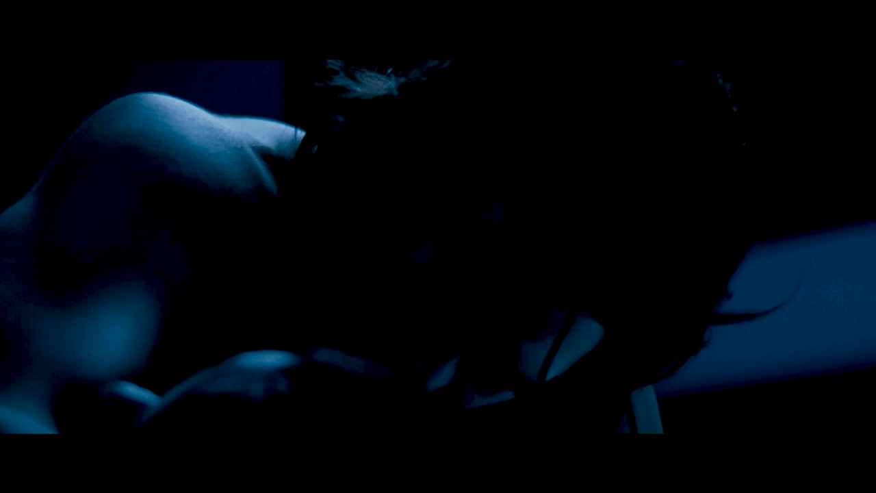 Raima Sen Hot Navel From Mirch 2010 4k.mp4_snapshot_02.19_[2020.11.30_20.59.34]