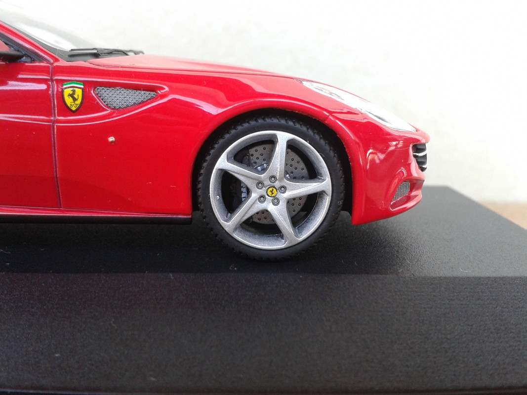 2011 Ferrari FF (Hot Wheels Elite) (16)