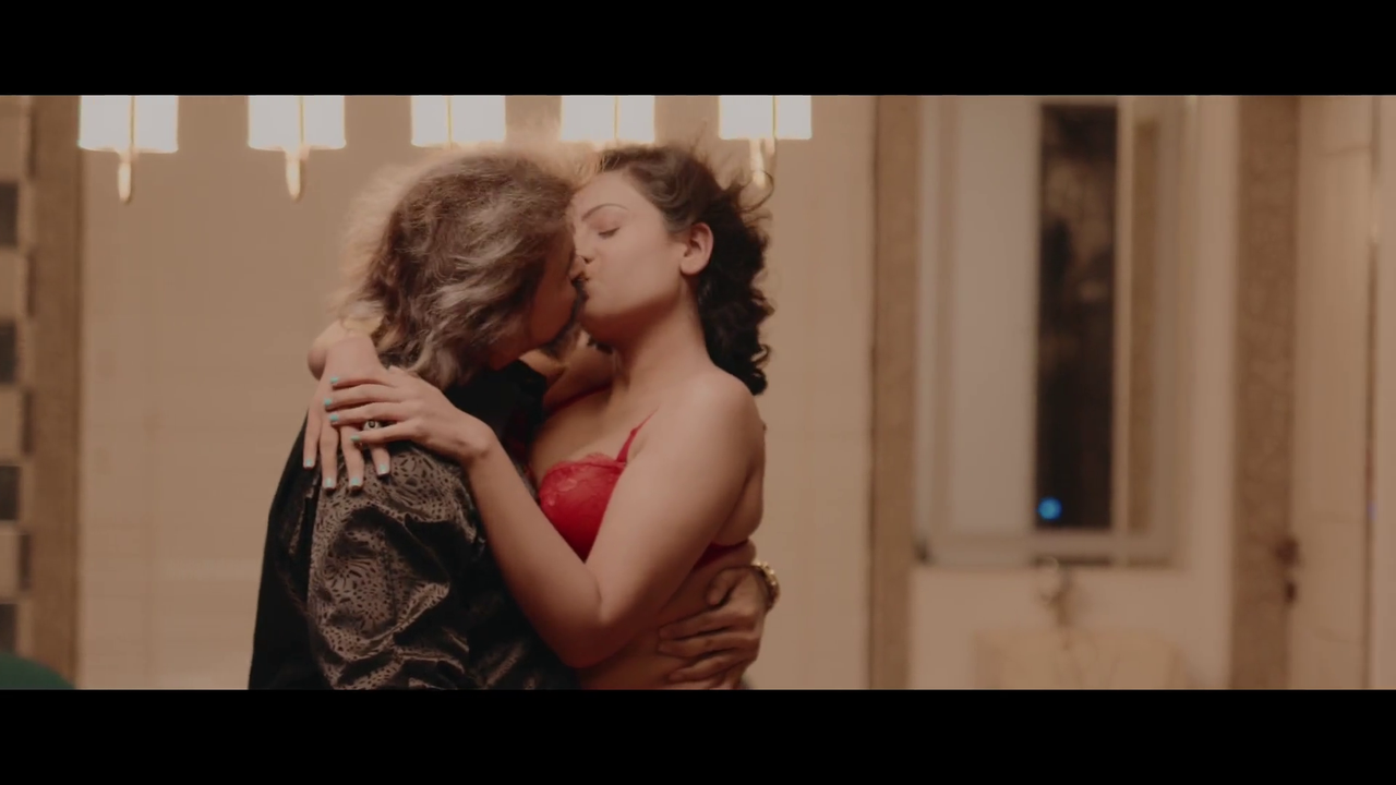 vlcsnap-2025-06-09-22h49m43s475