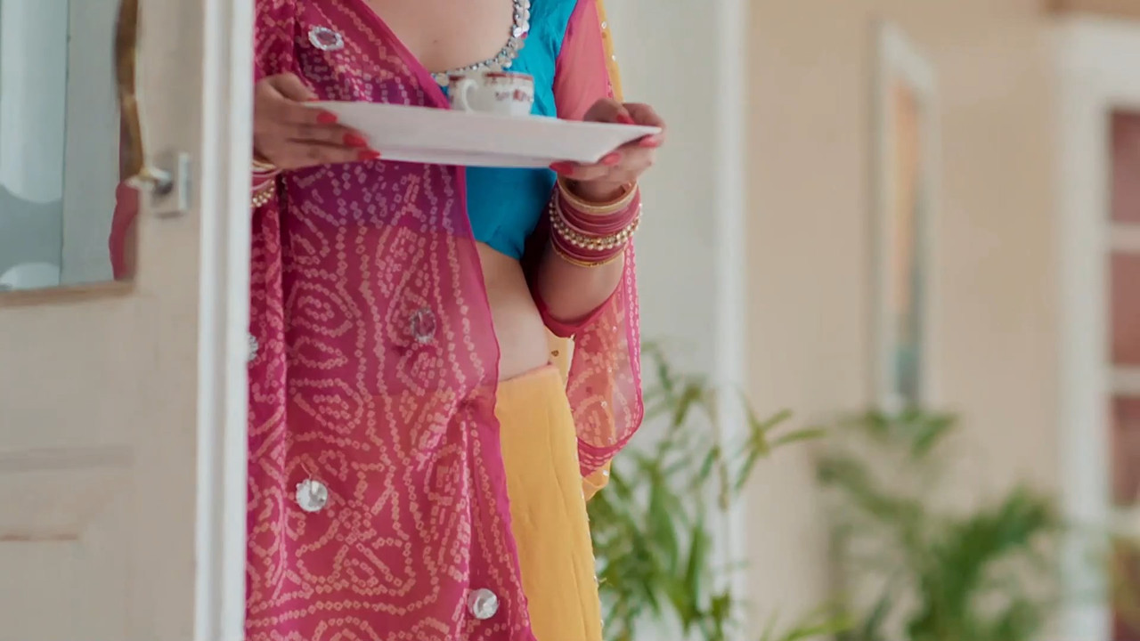 Homely Wife Navel and hot scnes-savdhaan india.mkv_snapshot_00.01.980