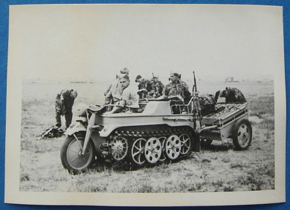 NSU Kettenkrad Fallschirmjäger Flugplatz Braunsc