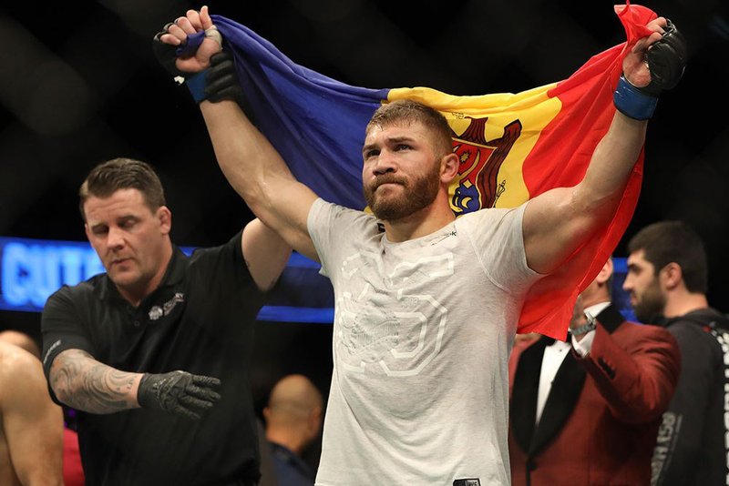 Йон Кутелаба срещу Иван Ерслан на UFC в Париж