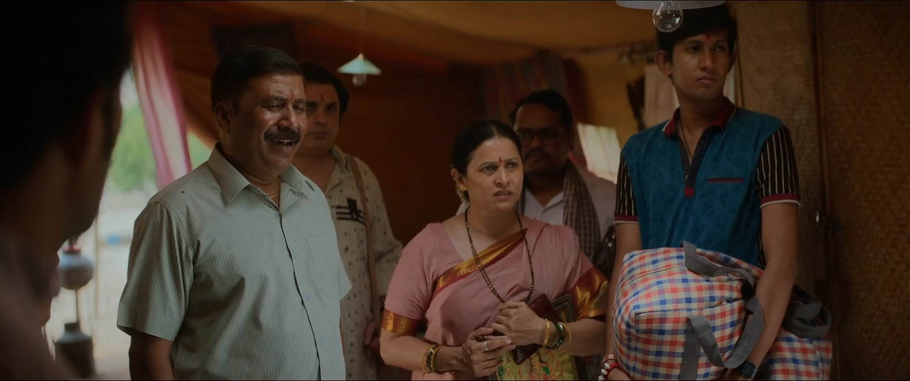 Sarfira 2024 WebRip [Hindi] 480p, 720p, 1080p ESub Screenshot