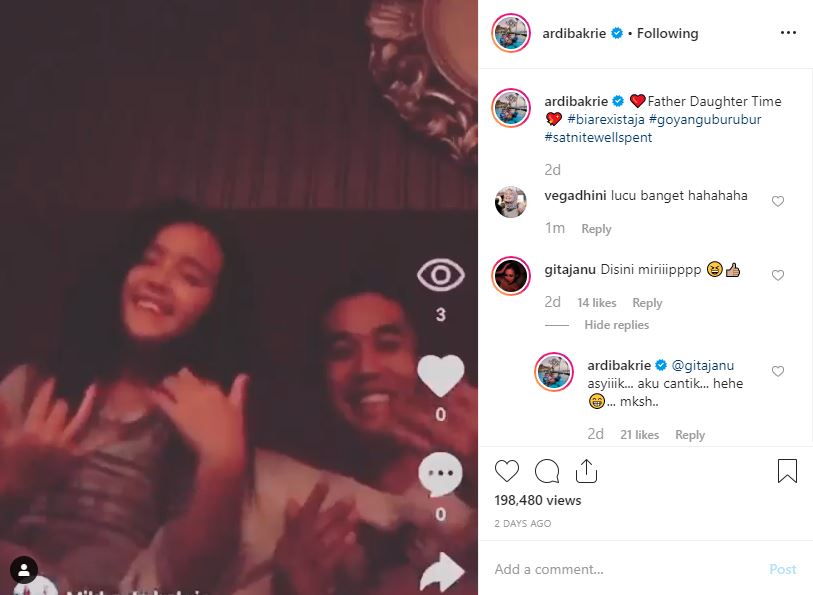 Ardi Bakrie dan Mikhayla goyang ubur-ubur
