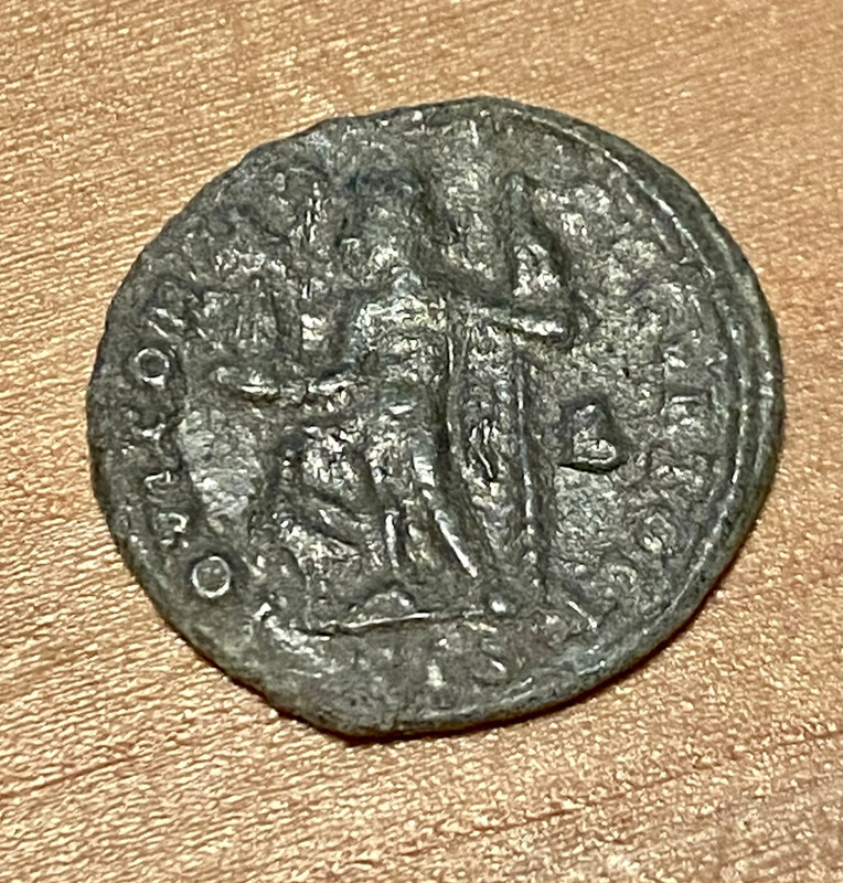 Nummus a nombre de Constantino I. IOVI CONSERVATORI. Siscia IMG-1554