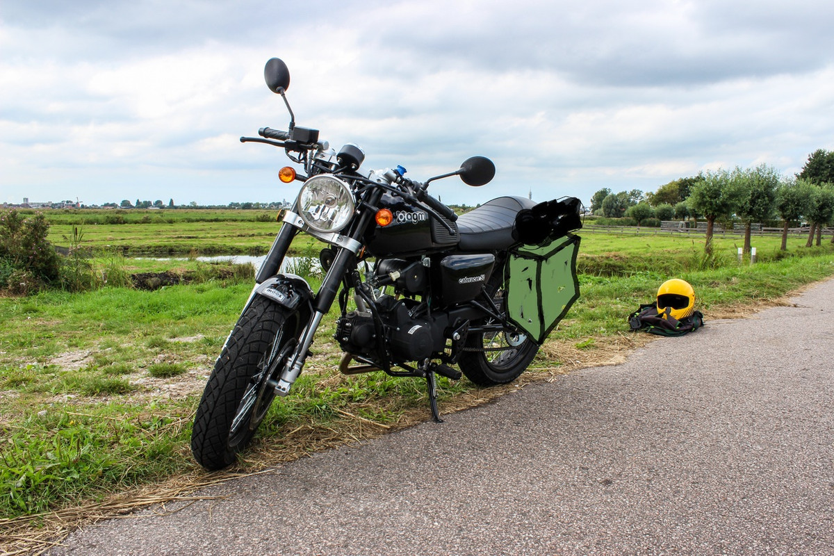 Caferacer foto met kist