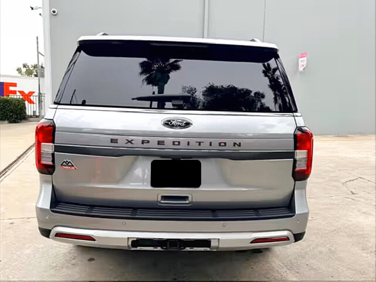 Vehicle thumbnail 6