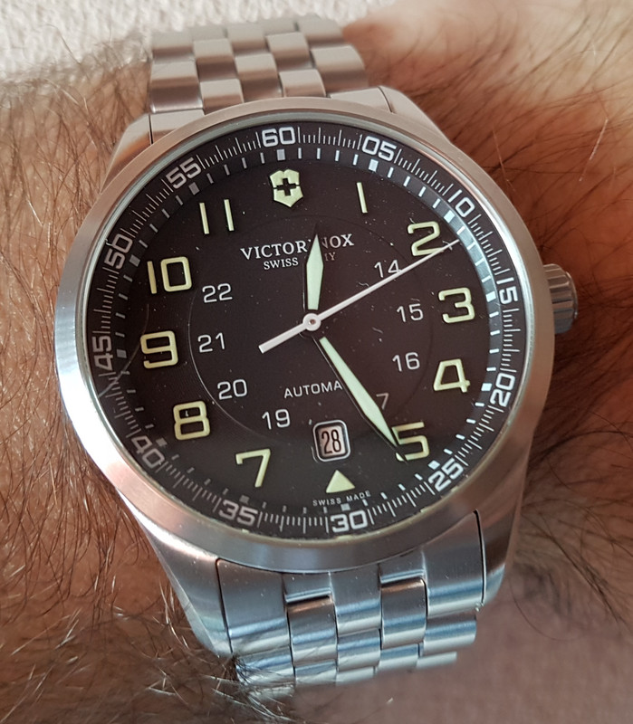 Victorinox Swiss Army AirBoss Mechanical #241508 (2)