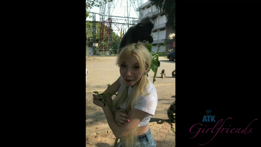 KReeves - AKTG1rlfr3nd$ - 081619 SD.mp4_snapshot_02.56.142