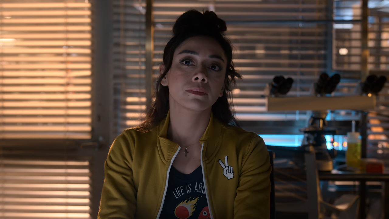 Lucifer.S05E12.Daniel.Espinoza.Naked.and.Afraid.1080p.10bit.BluRay.AAC5.1.HEVC-Vyndros.mkv_snapshot_