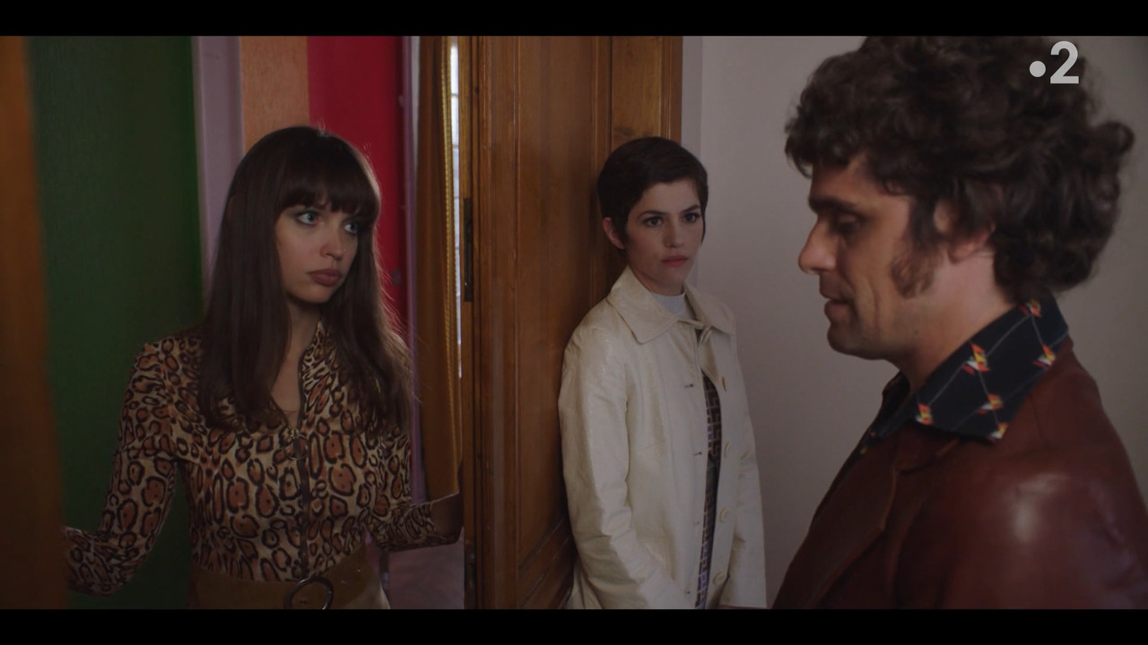 2022-05-13_21_10_Fr2_Les-petits-meurtres-d-Agatha-Christie-70-s_3x2_La-chambre-noire.mp4_snapshot_01