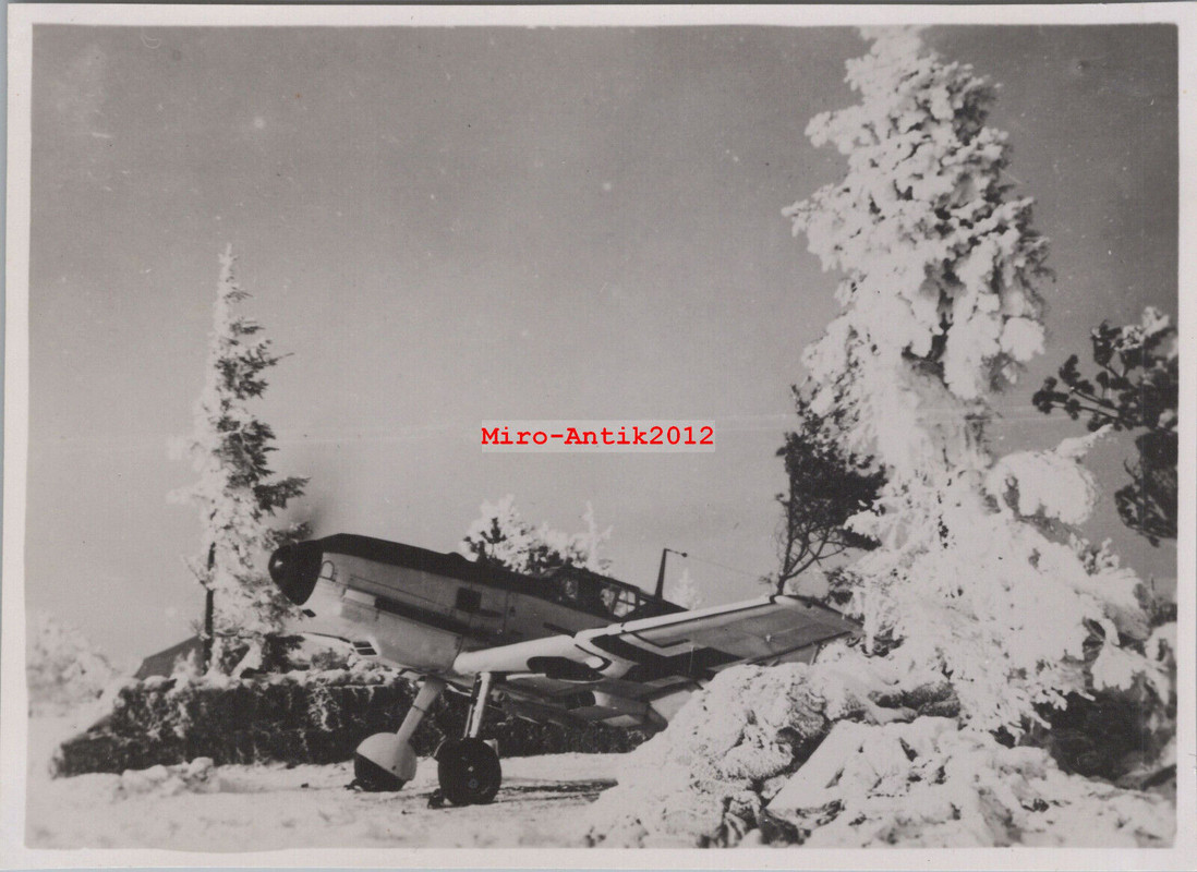 Foto, Land Fliegerhorst Théville, Messerschmitt Bf 109, Frankreich 1943 (G)50807