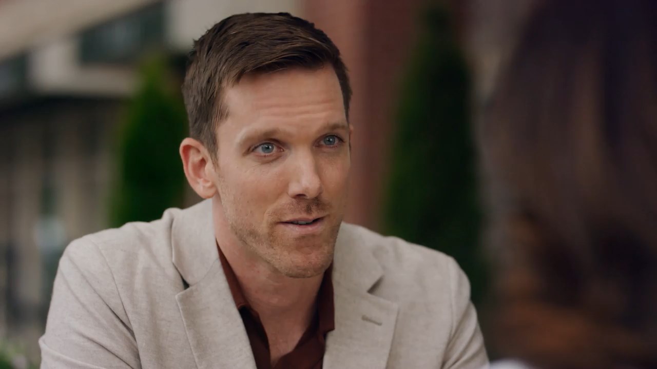 Love, Fashion, Repeat 2022 WebRip [Hindi + English] 480p 720p ESub Screenshot