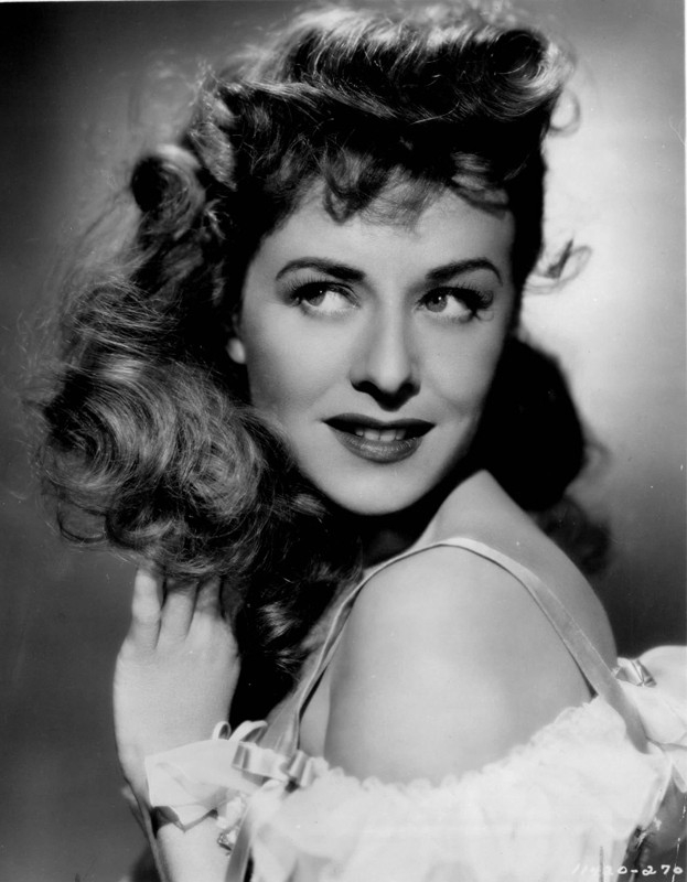 paulette_goddard_mb17