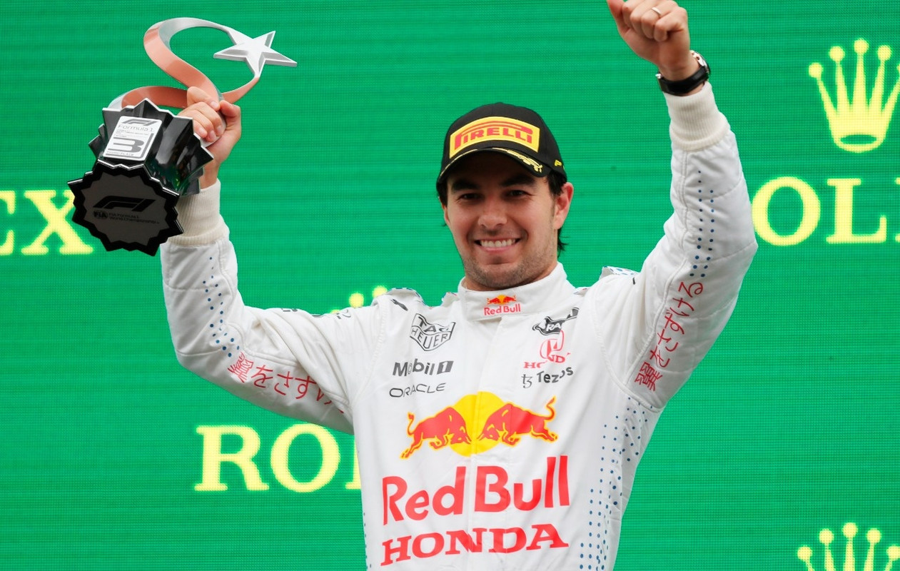 La millonaria cantidad que gana Checo Pérez en F1