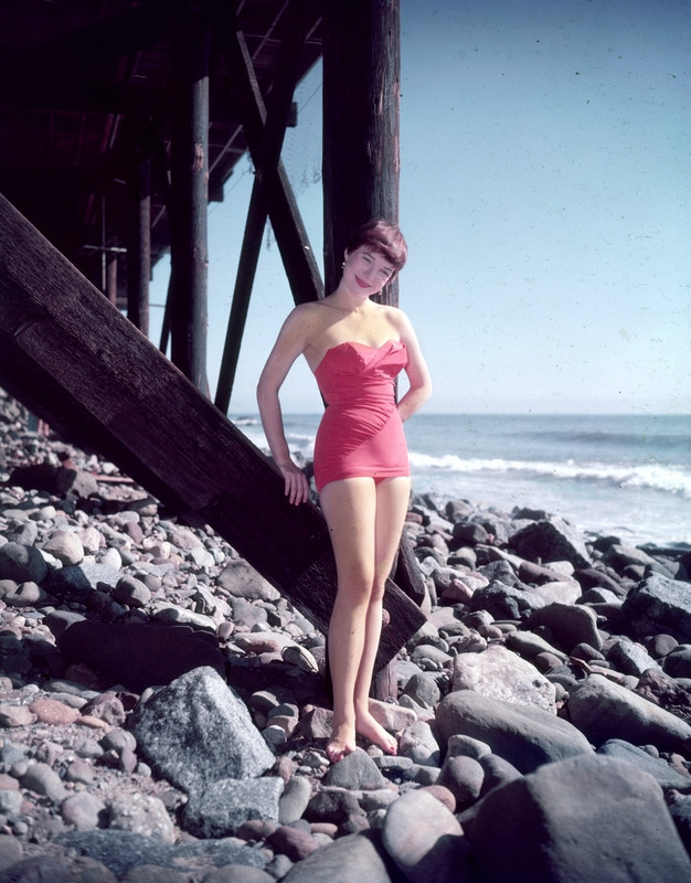 Shirley_MacLaine_b59