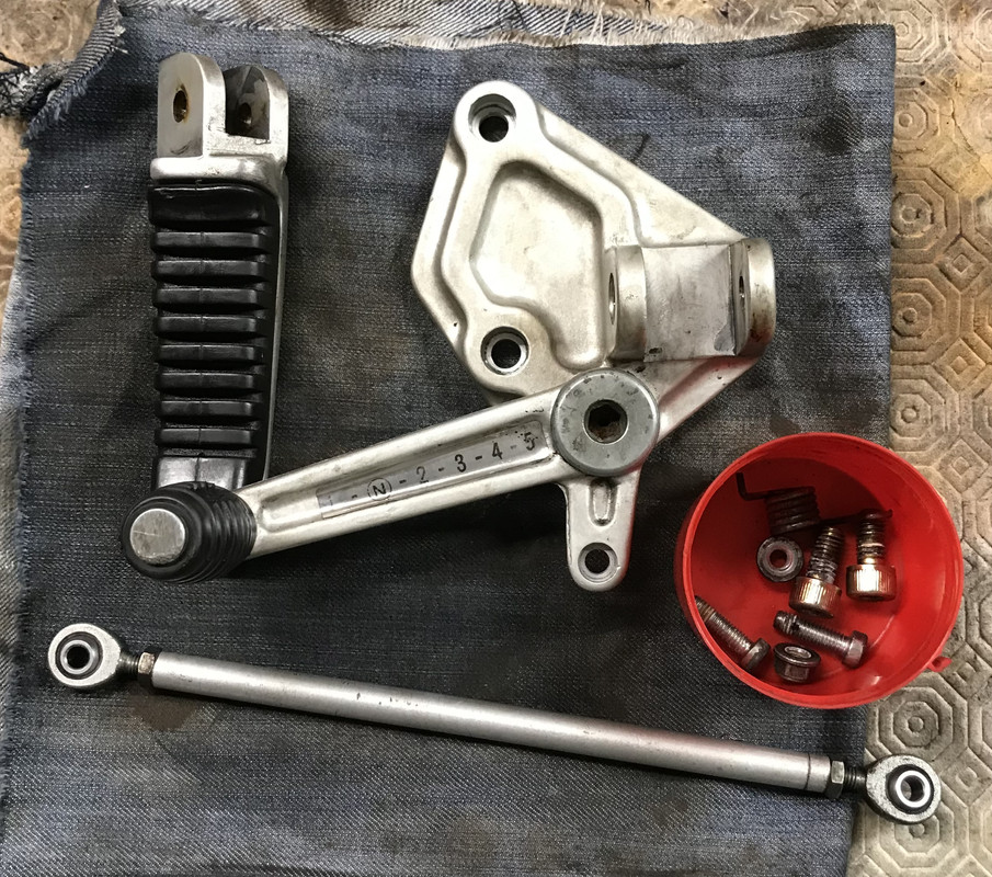 3B22F098-DA56-4854-926F-947E55E566C0