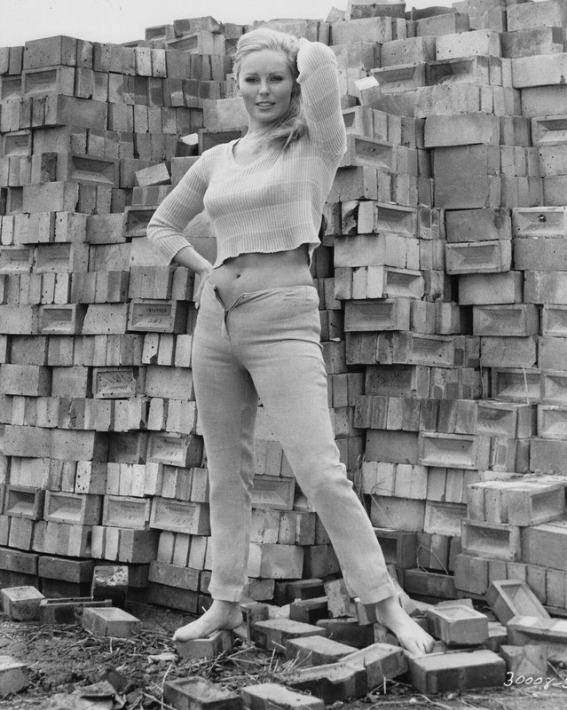 Veronica Carlson a47