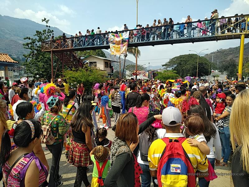 (Imágenes) Trujillanos disfrutaron del desfile de carnaval escolar 2019 IMG-20190228-150007