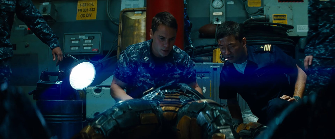 Battleship 2012 BluRay [Hindi + Tamil + Telugu + English] 480p, 720p, 1080p ESub Screenshot