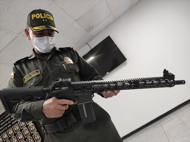 Colombia decomisa armas ilegales procedentes de las Fuerzas Armadas de EEUU