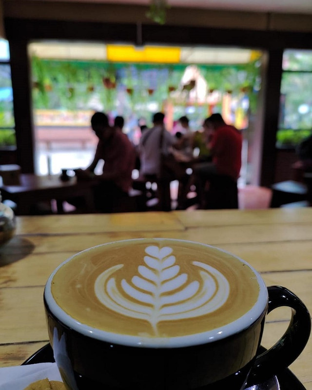 Sajian kopi di Macaw Cafe.