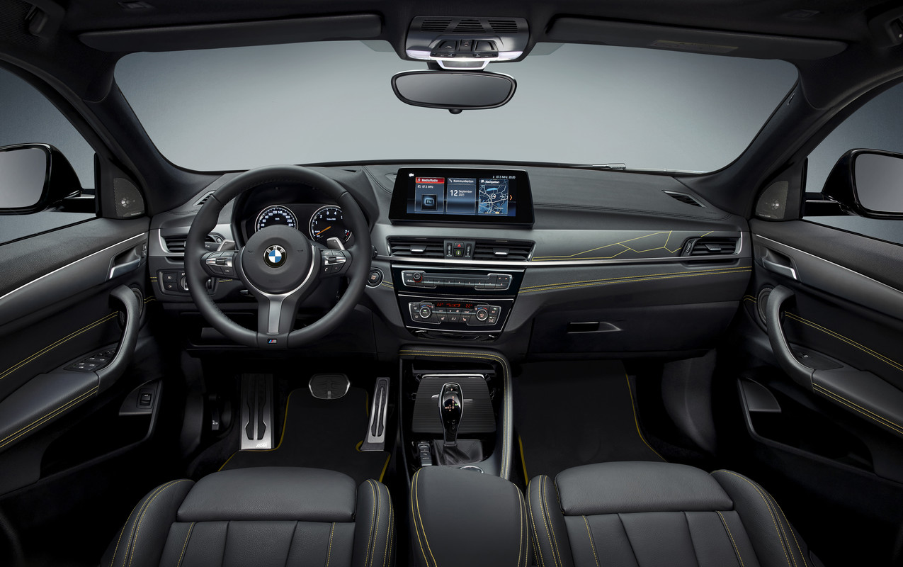 P90449286_highRes_bmw-x2-edition-goldp